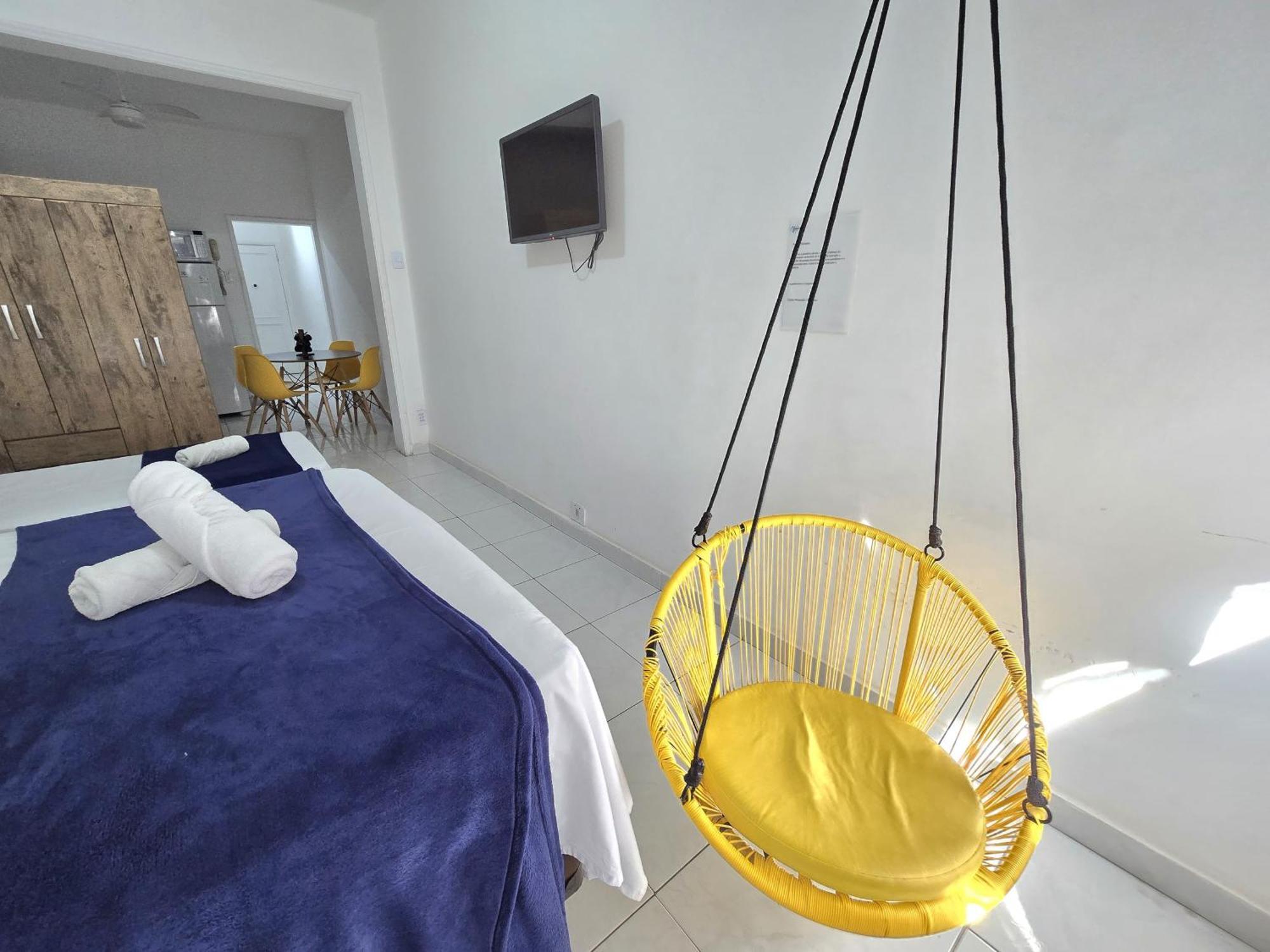 Apartamento Qto E Sala, Smart Tv, Wi-fi, Ar-cond, De Copacabana *